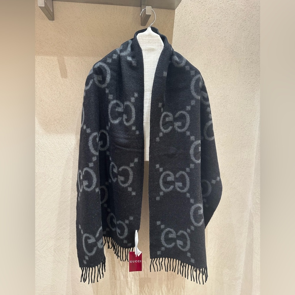 💯% Authentic! Brand New! Gucci GUCCI GG cashmere jacquard scarf Logo Scarf